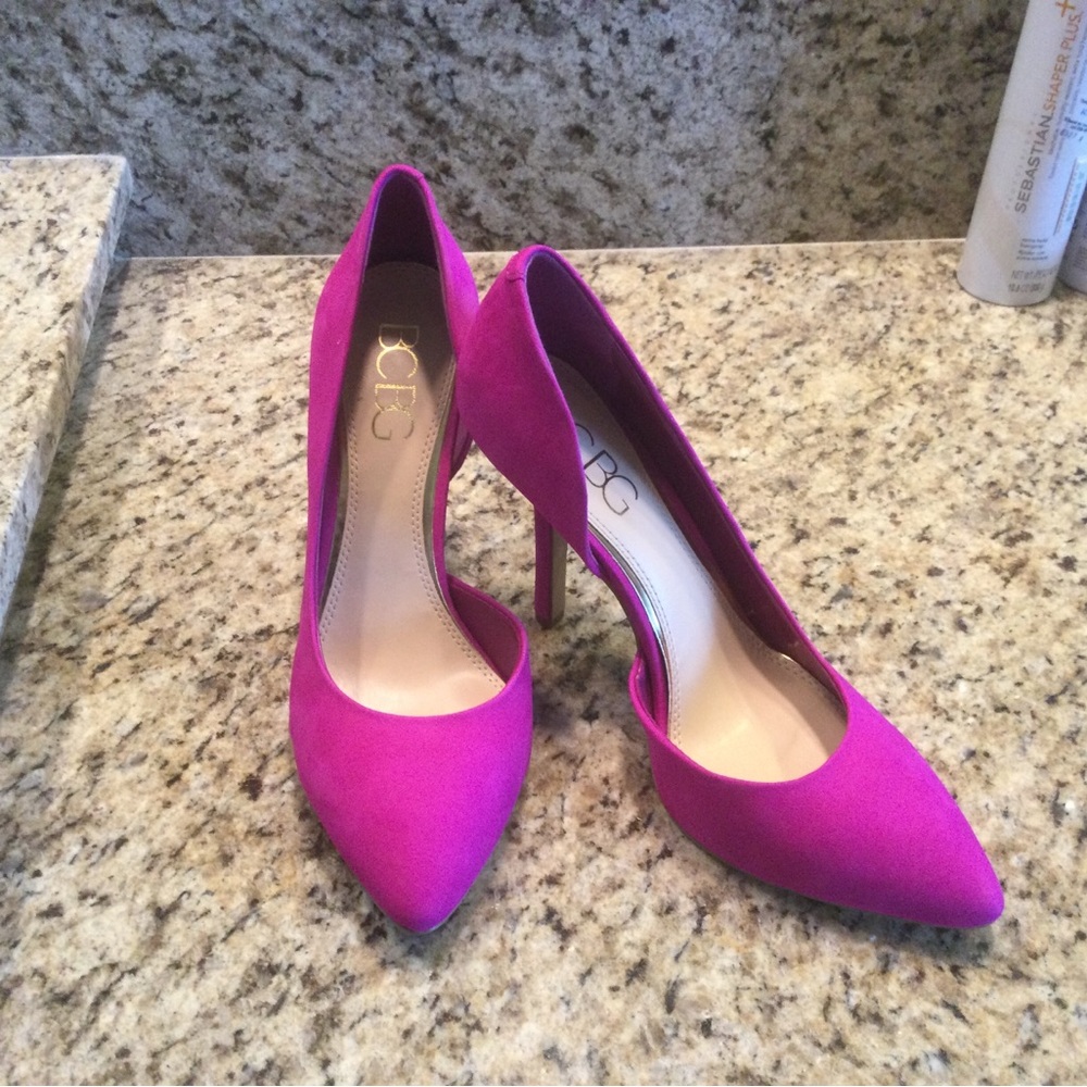 BCBG magenta suede heel. Size 9.5